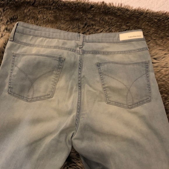 Women’s Jeans - Picture 2 of 5